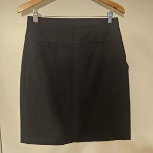 Banana Republic Black Kneelength Pencil Skirt Size 8